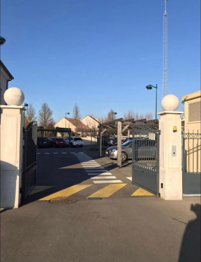 Logement Exceptionnel Avec Jardin Proche Disney Apartman Montévrain Kültér fotó