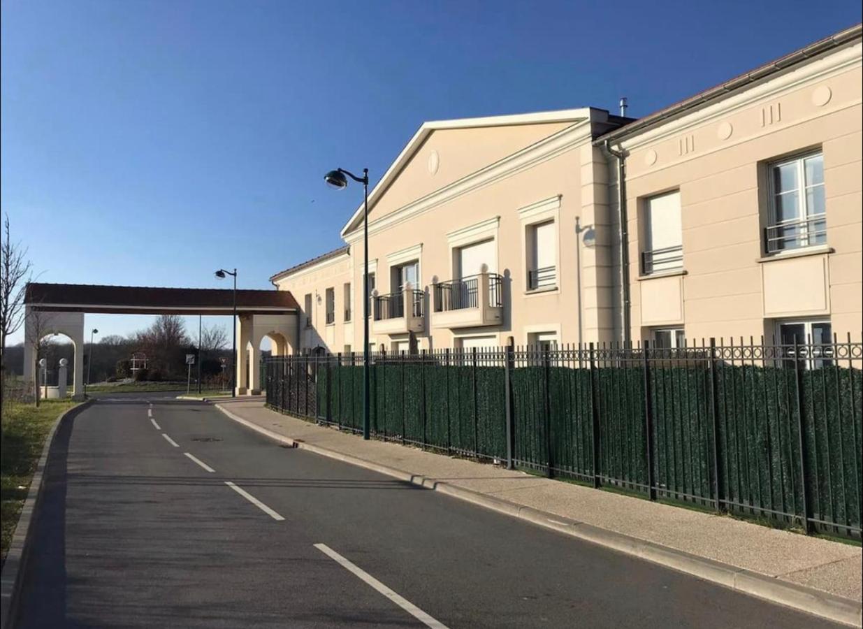 Logement Exceptionnel Avec Jardin Proche Disney Apartman Montévrain Kültér fotó